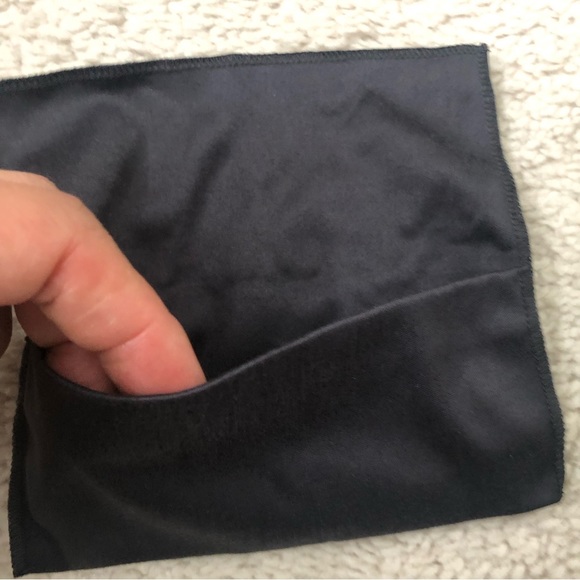 Emporio Armani Small jewelry magnetic box with pouch,booklet & insert box - Picture 5 of 8